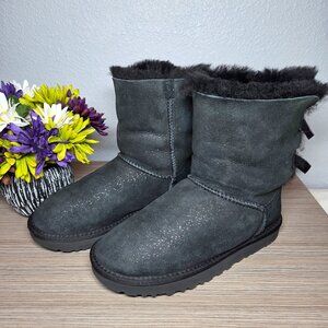 UGG Bailey Bow II Glimmer Winter Boots – Size: 7 (Women’s)